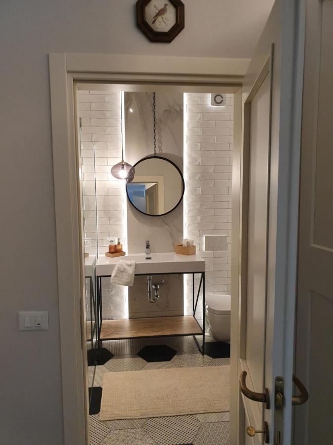 The Mirror Guesthouse - Terme Merano Eksteriør billede